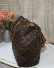 Load image into Gallery viewer, LOUIS VUITTON SHOULDER BAG CONDITION: FAIR.