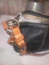 Load image into Gallery viewer, DOONEY BLACK LEATHER SHOULDER BAG