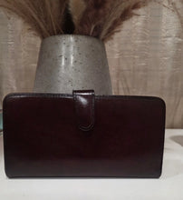 Load image into Gallery viewer, COACH MAHOGANY CHECKBOOK WALLET BI-FOLD CARD CASE RARE!