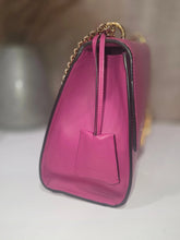 Load image into Gallery viewer, GUCCI LEATHER SHOULDER BAG