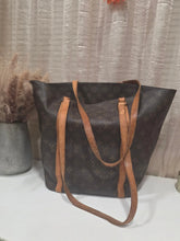 Load image into Gallery viewer, LOUIS VUITTON SAC GRAND MODÈLE SHOPPING TOTE (C/O HINGE)