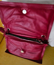 Load image into Gallery viewer, FERRAGAMO POMEGRANATE MEDIUM / SMALL VIVA BOW PADDED LEATHER SHOULDER BAG