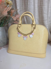 Load image into Gallery viewer, Louis Vuitton Alma Epi Hand Bag Vanilla
