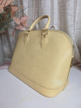 Load image into Gallery viewer, Louis Vuitton Alma Epi Hand Bag Vanilla
