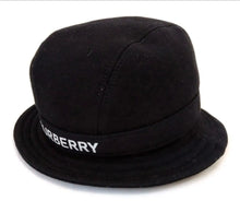 Load image into Gallery viewer, BURBERRY BLACK COTTON BUCKET HAT SMALL
