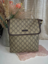 Load image into Gallery viewer, GUCCI SUPREME MESSENGER BAG
