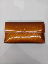 Load image into Gallery viewer, LOUIS VUITTON VERNIS PATENT LEATHER BRONZE WALLET
