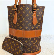 Load image into Gallery viewer, LOUIS VUITTON VINTAGE MONOGRAM COLLECTABLE BUCKET GM BAG COA INCL
