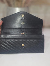 Load image into Gallery viewer, CELINE BLK LEATHER KISSLOCK WALLET
