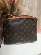 Load image into Gallery viewer, LOUIS VUITTON MONOGRAM CHOULERIE TULLE LEE SHOULDER BAG PROJECT
