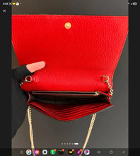 Load image into Gallery viewer, GUCCI RED LEATHER BETTY WALLET WITH ORIGINAL CHAIN
