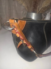 Load image into Gallery viewer, DOONEY BLACK LEATHER SHOULDER BAG
