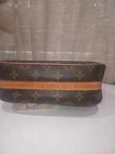 Load image into Gallery viewer, LOUIS VUITTON SENLIS CROSSBODY

