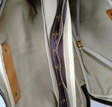 Load image into Gallery viewer, LOUIS VUITTON RARE SIRIUS 58CM DATE CODE 874 VX
