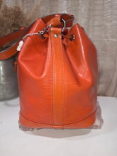 Load image into Gallery viewer, LOUIS VUITTON ORANGE EPI ALMA &amp; NOE
