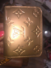Load image into Gallery viewer, LOUIS VUITTON ROSE GOLD VERNIS METALLIC WALLET
