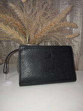 Load image into Gallery viewer, BURBERRY VINTAGE BLK COWHIDE LEATHER CLUTCH SECOND BAG
