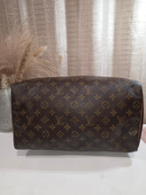 Load image into Gallery viewer, LOUIS VUITTON SPEEDY 35
