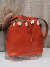 Load image into Gallery viewer, LOUIS VUITTON ORANGE EPI ALMA &amp; NOE
