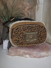Load image into Gallery viewer, KURT GEIGER SOUTHBANK CAMERA BAG
