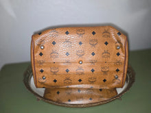 Load image into Gallery viewer, MCM BOSTON 25CM BAG
