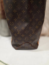 Load image into Gallery viewer, LOUIS VUITTON SAC GRAND MODÈLE SHOPPING TOTE (C/O HINGE)
