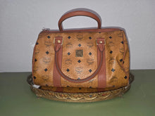 Load image into Gallery viewer, MCM BOSTON BAG 30
