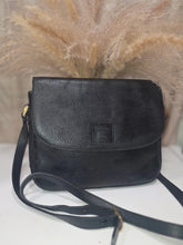 Load image into Gallery viewer, BURBERRY BLK LEATHER FLAP SHOULDER BAG W/ PEBBLED TEXTURE
