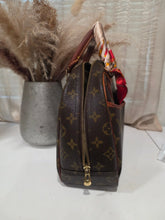Load image into Gallery viewer, LOUIS VUITTON MINI DEAUVILLE MONOGRAM HANDBAG
