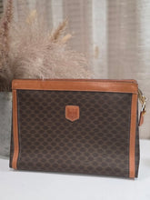 Load image into Gallery viewer, CELINE VINTAGE CLUTCH BAG LIGHT TAN LEATHER 26.5cm
