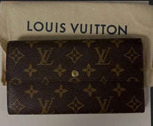 Load image into Gallery viewer, LV Sarah Wallet Monogram W/Zipper
