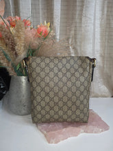 Load image into Gallery viewer, GUCCI SUPREME MESSENGER BAG
