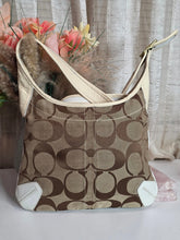 Load image into Gallery viewer, COACH BEIGE &amp; CREAM SHOULDER BAG
