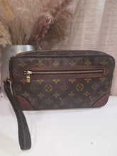 Load image into Gallery viewer, LOUIS VUITTON VINTAGE MARLY DRAGONNE LEATHER CLUTCH/WRISTLET BAG
