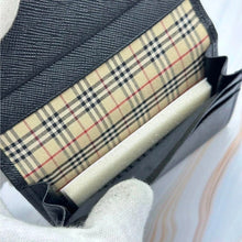 Load image into Gallery viewer, BURBERRY CARD HOLDER
