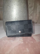 Load image into Gallery viewer, LOUIS VUITTON DAMIER 6 KEY HOLDER
