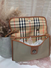 Load image into Gallery viewer, BURBERRY CLUTCH/WRISTLET
