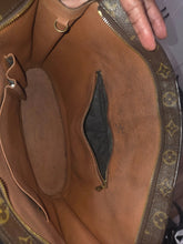 Load image into Gallery viewer, LOUIS VUITTON BABYLON TOTE BAG
