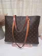 Load image into Gallery viewer, VINTAGE LOUIS VUITTON LUCO MONOGRAM TOTE LM0060 SPAIN JUNE 2000
