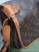 Load image into Gallery viewer, LOUIS VUITTON SAUMUR 40 MONOGRAM CROSSBODY BAG
