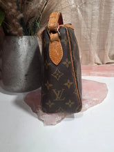 Load image into Gallery viewer, LOUIS VUITTON MONOGRAM CHOULERIE TULLE LEE SHOULDER BAG PROJECT
