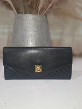 Load image into Gallery viewer, CELINE BLK LEATHER KISSLOCK WALLET
