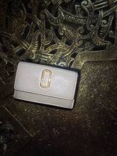 Load image into Gallery viewer, MARC JACOB'S COMPACT WALLET
