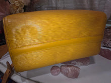 Load image into Gallery viewer, 5S SPEEDY 25 EPI YELLOW LEATHER SP0936 coa incl
