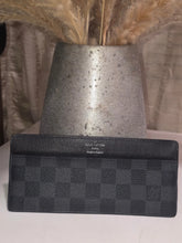 Load image into Gallery viewer, LOUIS VUITTON CARD HOLDER DAMIER GRAPHITE LONG BLACK
