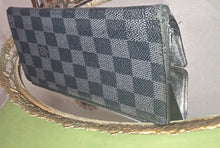 Load image into Gallery viewer, LOUIS VUITTON DAMIER GRAPHITE BRAZZA CANVAS WALLET
