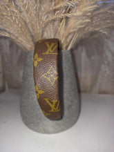 Load image into Gallery viewer, HEADBAND LOUIS VUITTON WIDE OR NARROW BOX INCL
