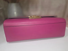 Load image into Gallery viewer, GUCCI LEATHER SHOULDER BAG
