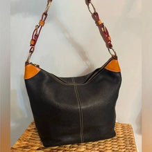 Load image into Gallery viewer, DOONEY BLACK LEATHER SHOULDER BAG
