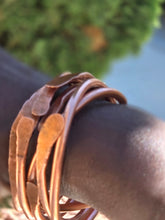 Load image into Gallery viewer, HANDMADE HAMMERED COPPER BRACLET
